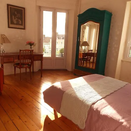 La Vie De Chateau En Toute Amitie Et Simplicite * Montaudin
