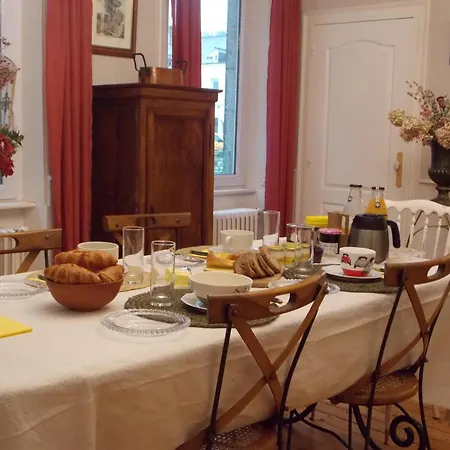 La Vie De Chateau En Toute Amitie Et Simplicite Montaudin