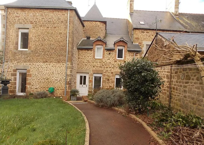 La Vie De Chateau En Toute Amitie Et Simplicite