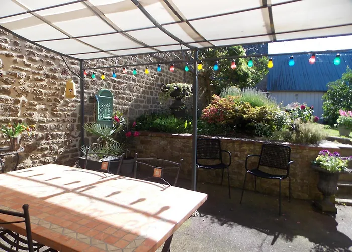 La Vie De Chateau En Toute Amitie Et Simplicite * Montaudin