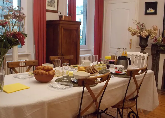 La Vie De Chateau En Toute Amitie Et Simplicite Montaudin